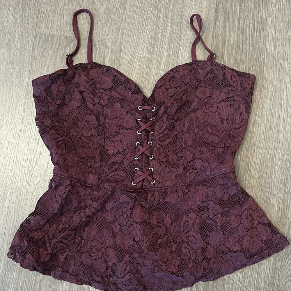 BNWT Women’s Guess Top